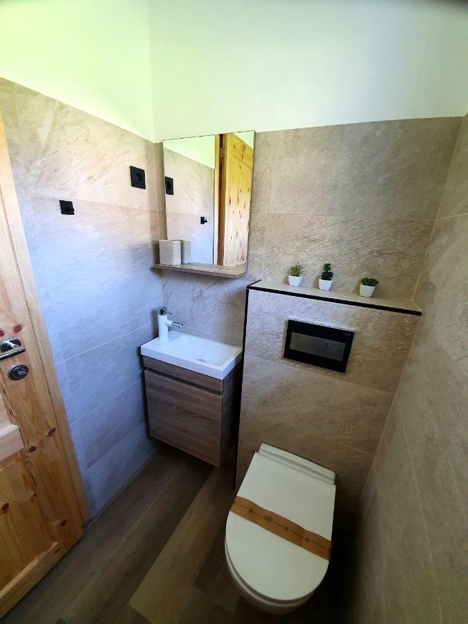 Honey Apartments Zirovnica Bagian luar foto