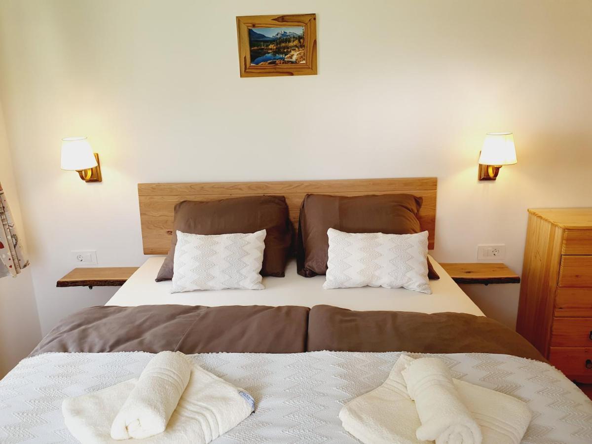 Honey Apartments Zirovnica Bagian luar foto