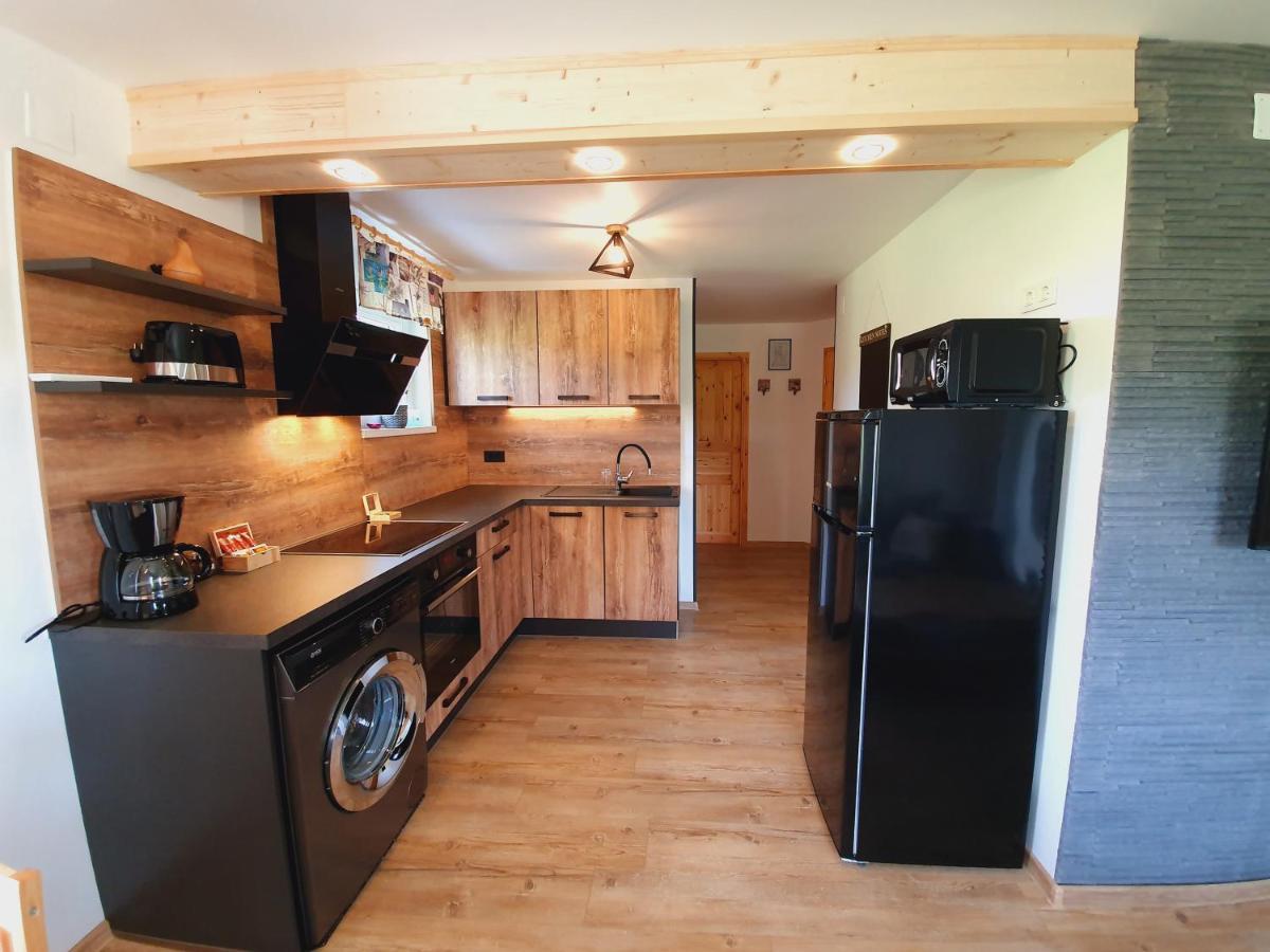 Honey Apartments Zirovnica Bagian luar foto