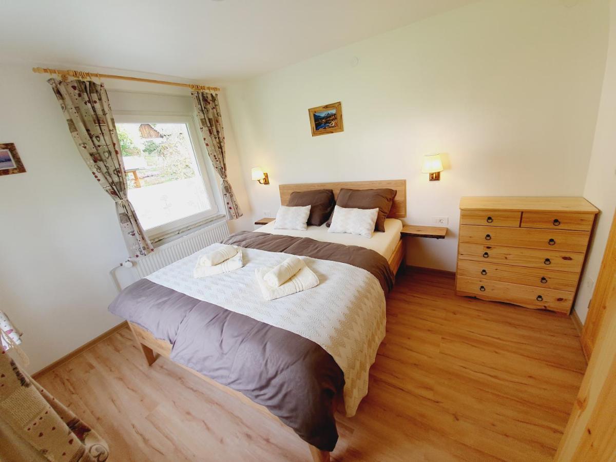 Honey Apartments Zirovnica Bagian luar foto