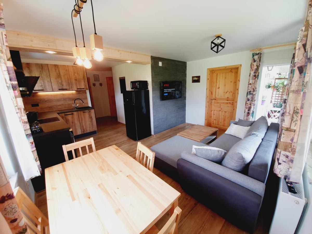 Honey Apartments Zirovnica Bagian luar foto