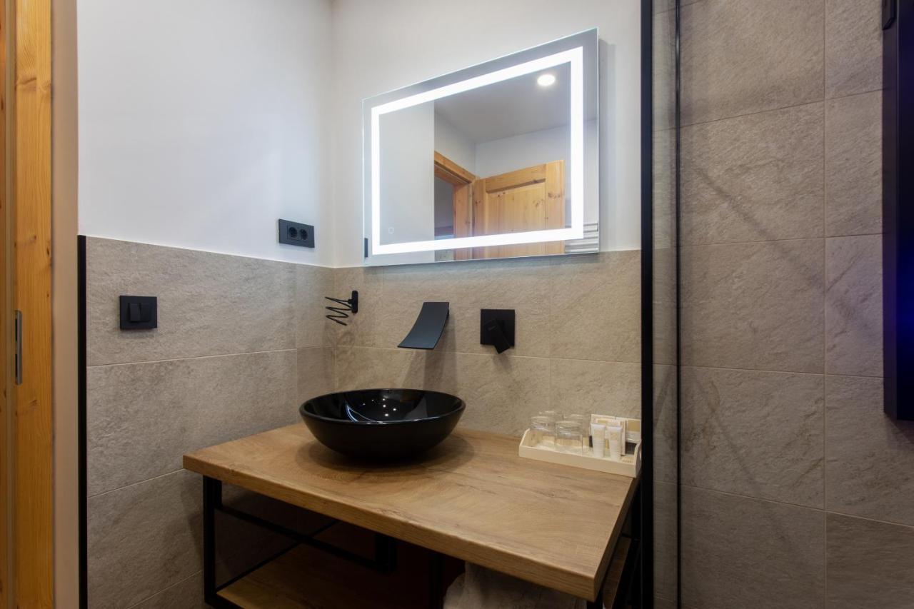 Honey Apartments Zirovnica Bagian luar foto