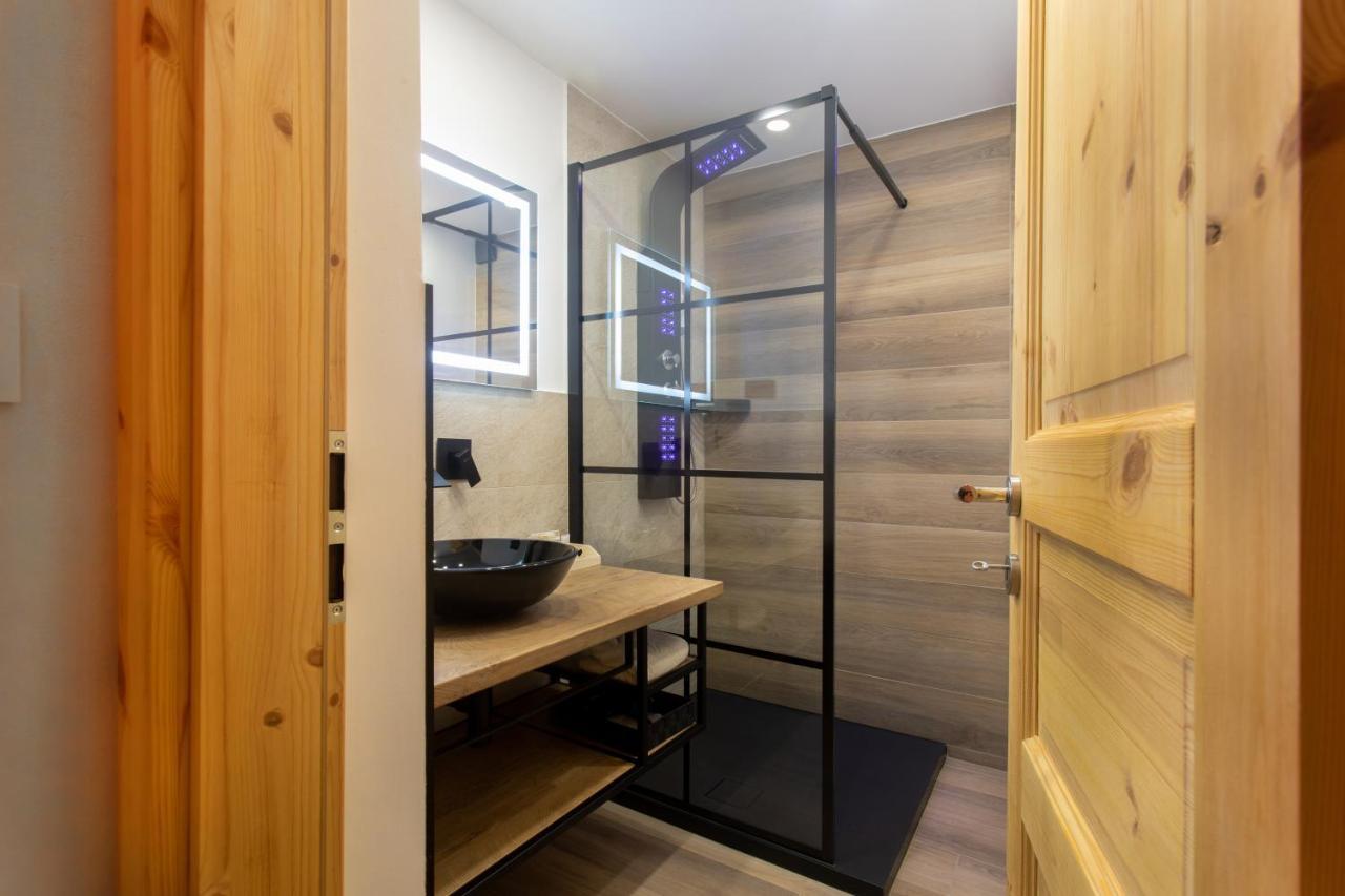 Honey Apartments Zirovnica Bagian luar foto