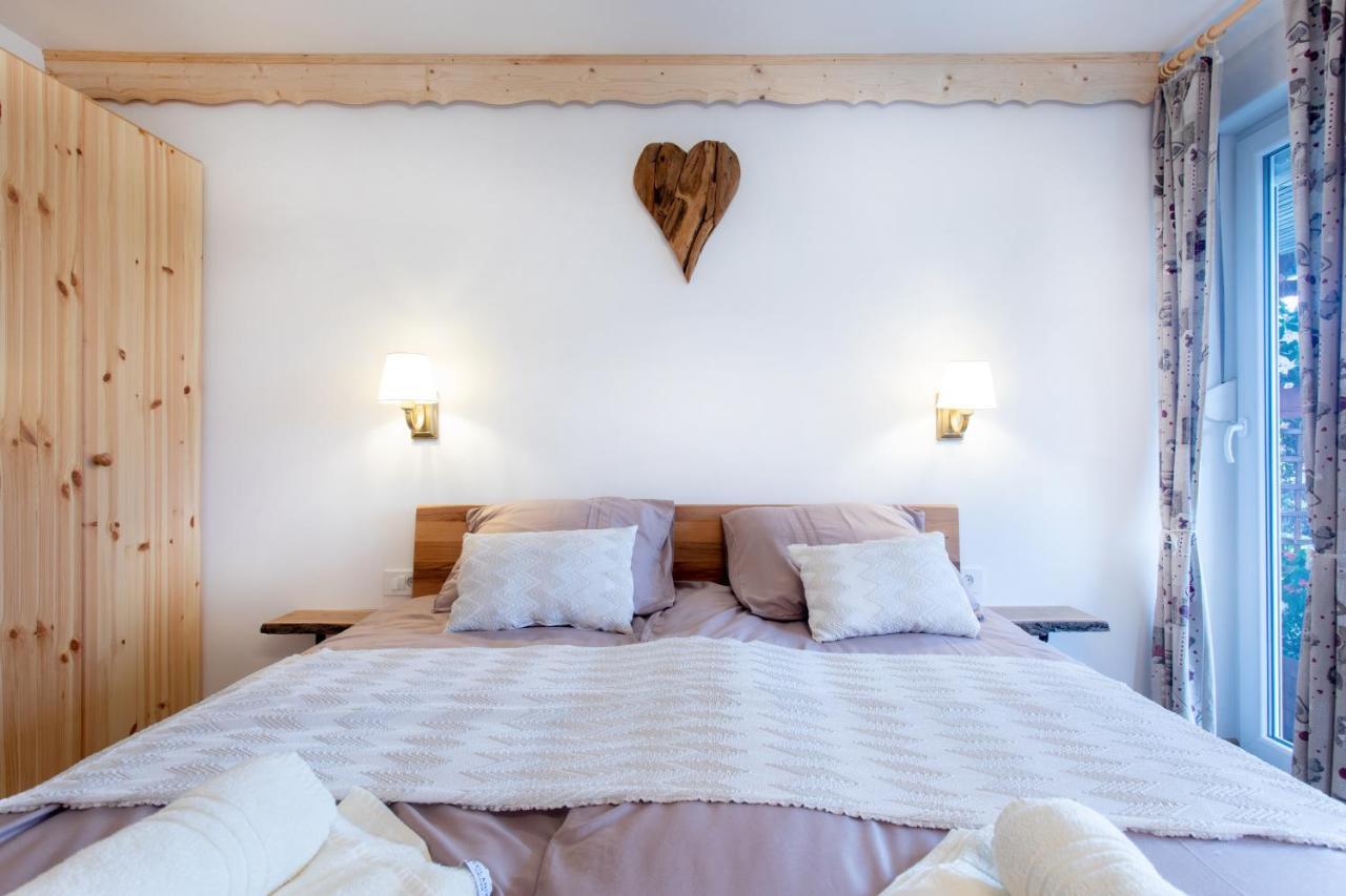 Honey Apartments Zirovnica Bagian luar foto